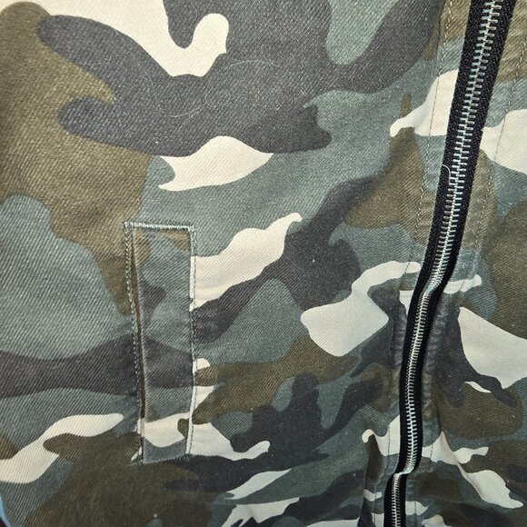 H&M Divided Camo Hoodie Sweatshirt Size 6 Draw String Green Black Zip Up - Picture 4 of 7